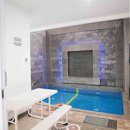 Schones Haus Private Pool & Netflix By Grorental Bandung Exterior foto