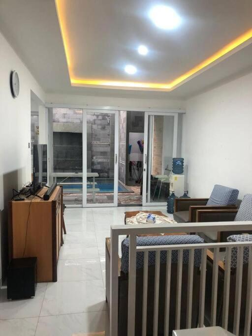 Schones Haus Private Pool & Netflix By Grorental Bandung Exterior foto